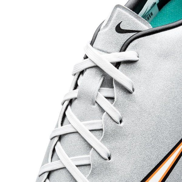 NIKE CR7 MERCURIAL VICTORY V CR TF TURF ZAPATOS DE FUTBOL PARA CESPED ARTIFICIAL Plata 4