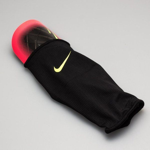 NIKE MERCURIAL LITE ESPINILLERAS Negro 9