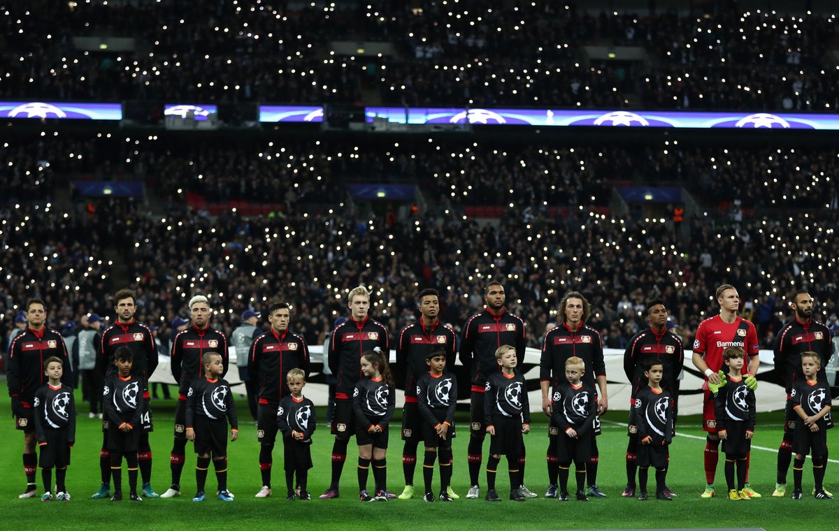 JAKO BAYER LEVERKUSEN CHAMARRA CON GORRA ANTHEM UEFA CHAMPIONS LEAGUE 2016/17 2