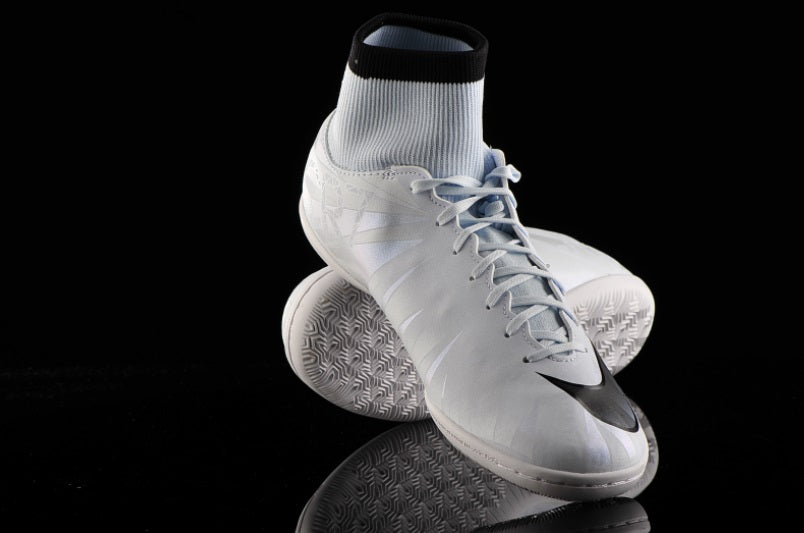 NIKE MERCURIALX VICTORY VI CR7 IC ZAPATOS PARA FUTBOL SALA PARA NIÑO Azul Tinto 9