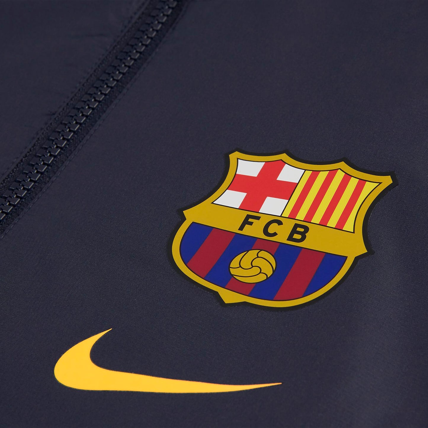 NIKE FC BARCELONA CHAMARRA WINDRUNNER PARA NIÑO 2019/20 3