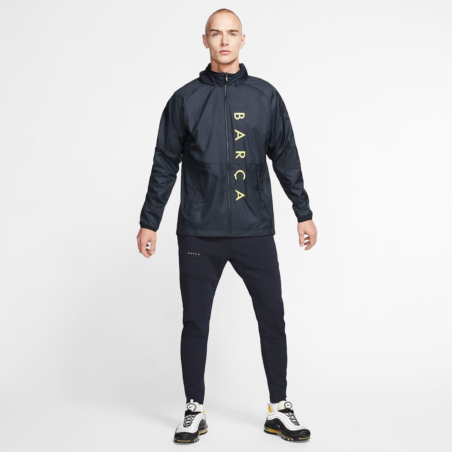 NIKE FC BARCELONA CHAMARRA LIGERA ALL WEATHER 2020 10