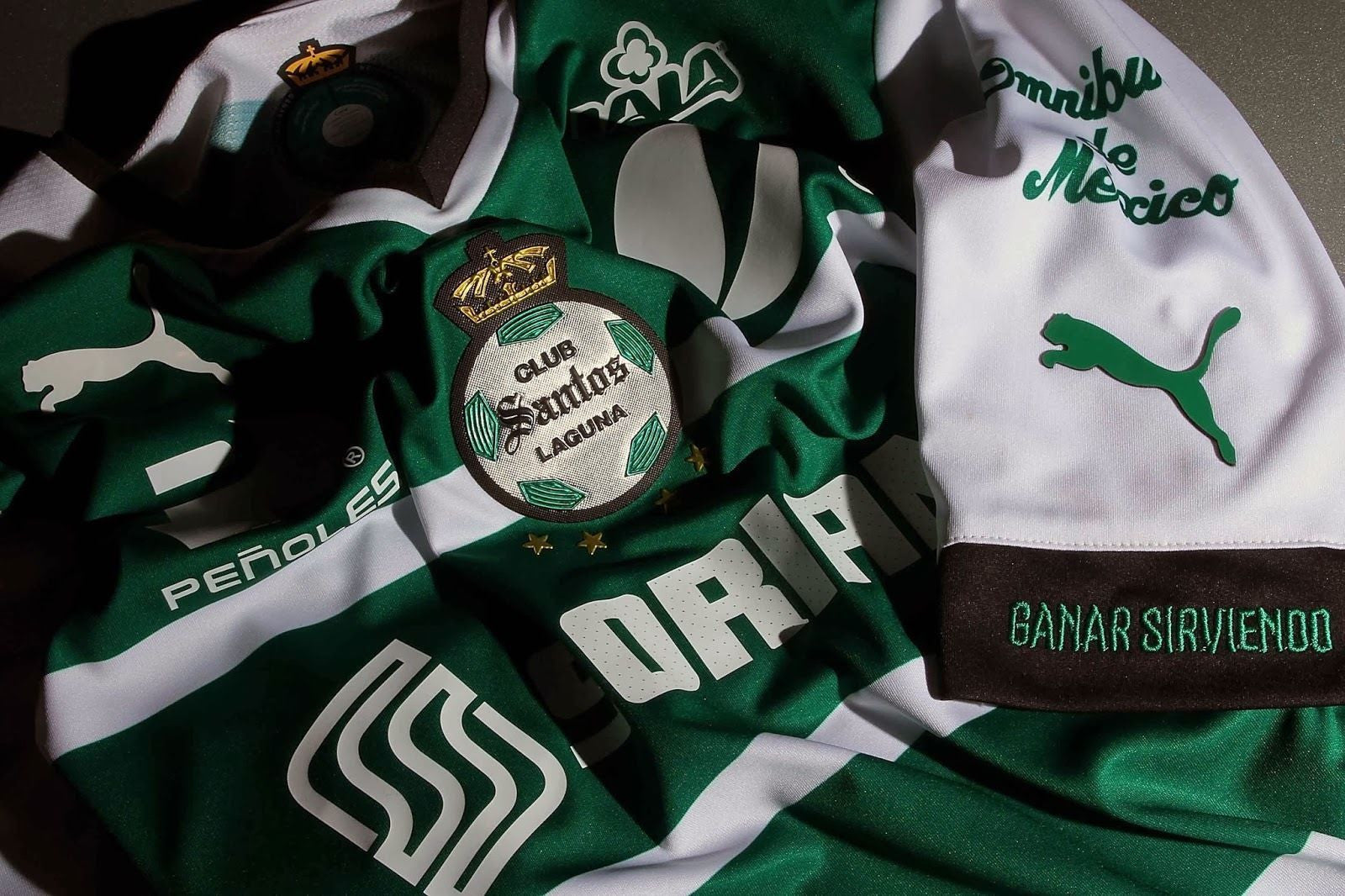 PUMA SANTOS-LAGUNA JERSEY DE CASA 2014 3