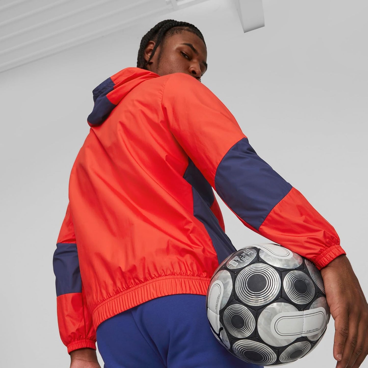 PUMA CHIVAS DE GUADALAJARA CHAMARRA PRE PARTIDO WOVEN ANTHEM 2023/24 5