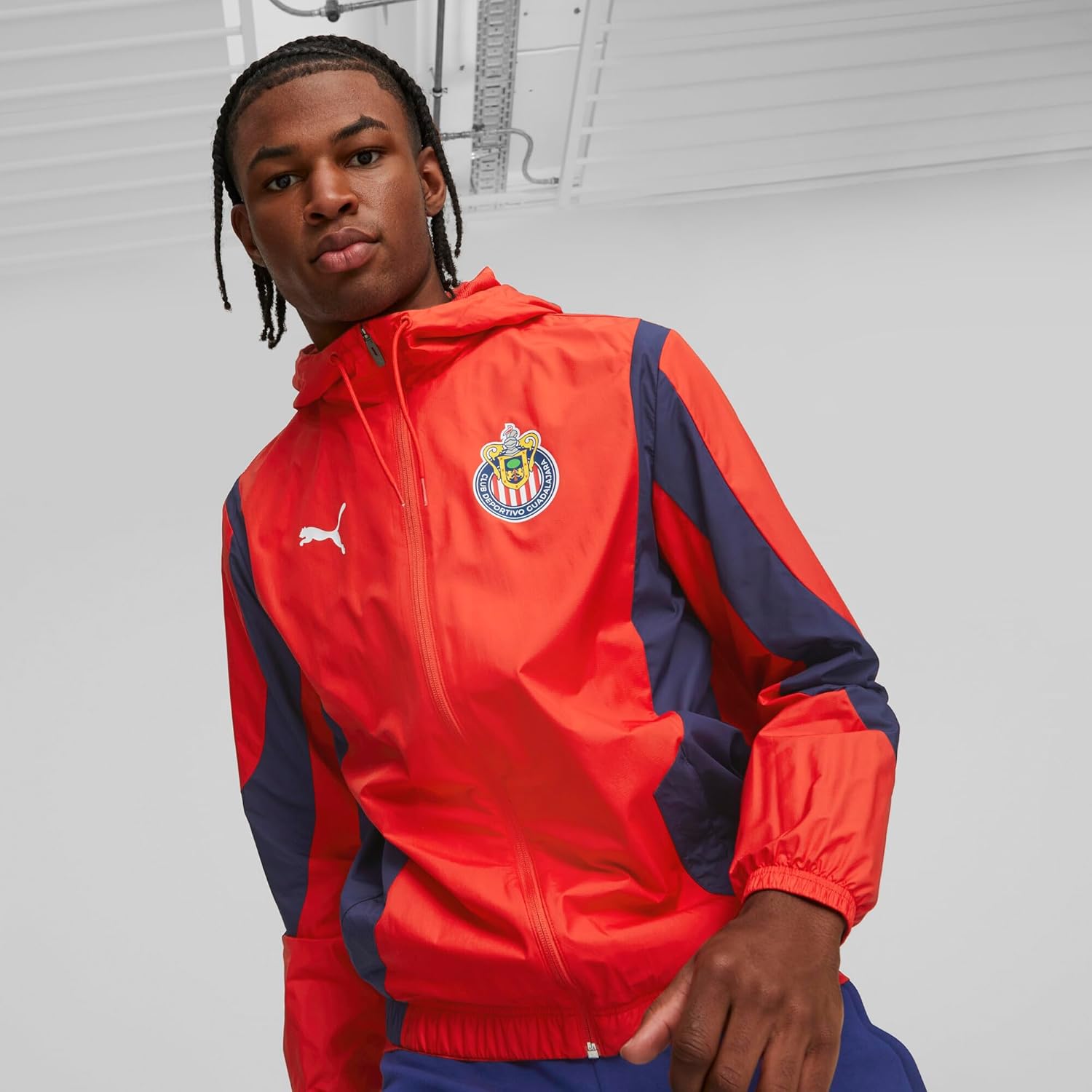 PUMA CHIVAS DE GUADALAJARA CHAMARRA PRE PARTIDO WOVEN ANTHEM 2023/24 7