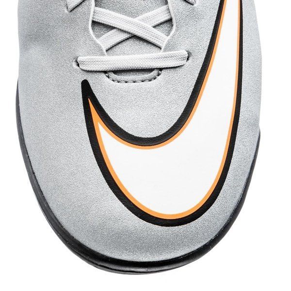NIKE CR7 MERCURIAL VICTORY V CR TF TURF ZAPATOS DE FUTBOL PARA CESPED ARTIFICIAL Plata 6