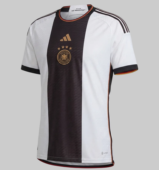 Jersey oficial Adidas Alemania 2022 versión Authentic Local, frente con franja central negra y escudo DFB, codigo HF1693, modelo de colección Futbol90MX.