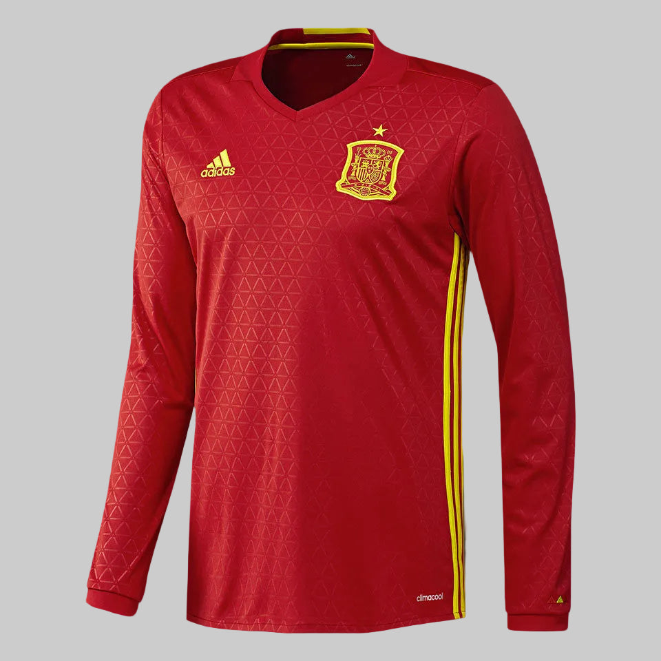 Vista frontal del jersey Adidas España Home 2016 en manga larga; frente rojo con patrón geométrico