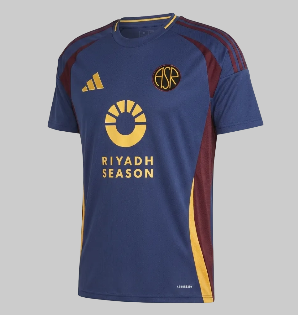 Jersey oficial Adidas  IT6062AS Roma Tercero 2024-25 en color azul Tech Indigo. Presenta el escudo retro circular 'ASR' bordado en el pecho, detalles en rojo granate y naranja, y el patrocinador Riyadh Season en dorado en Futbol90MX