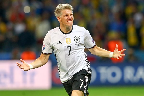 ADIDAS BASTIAN SCHWEINSTEIGER ALEMANIA JERSEY MANGA LARGA DE CASA EURO 2016 4