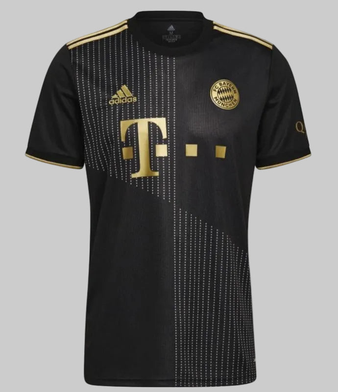 Jersey de visitante Adidas Bayern Munich 2021/22, color negro con detalles en dorado, vista frontal oficial, codigo GM5317, stock Futbol90MX