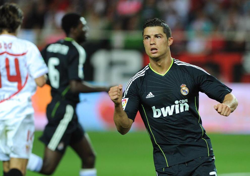 ADIDAS CRISTIANO RONALDO REAL MADRID JERSEY DE VISITA 2010/11 5