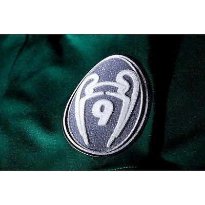 Parche oficial UEFA Champions League trofeo de 9 copas en manga de jersey Real Madrid 2012-13 original.