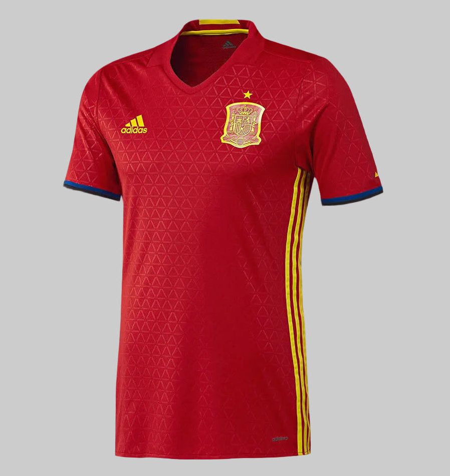 Jersey oficial de juego Adidas AA0854 España Home Euro 2016 en versión Authentic Match Adizero; destaca el corte atlético y el tejido técnico ultra-ligero para alta competencia, disponible en Futbol90MX