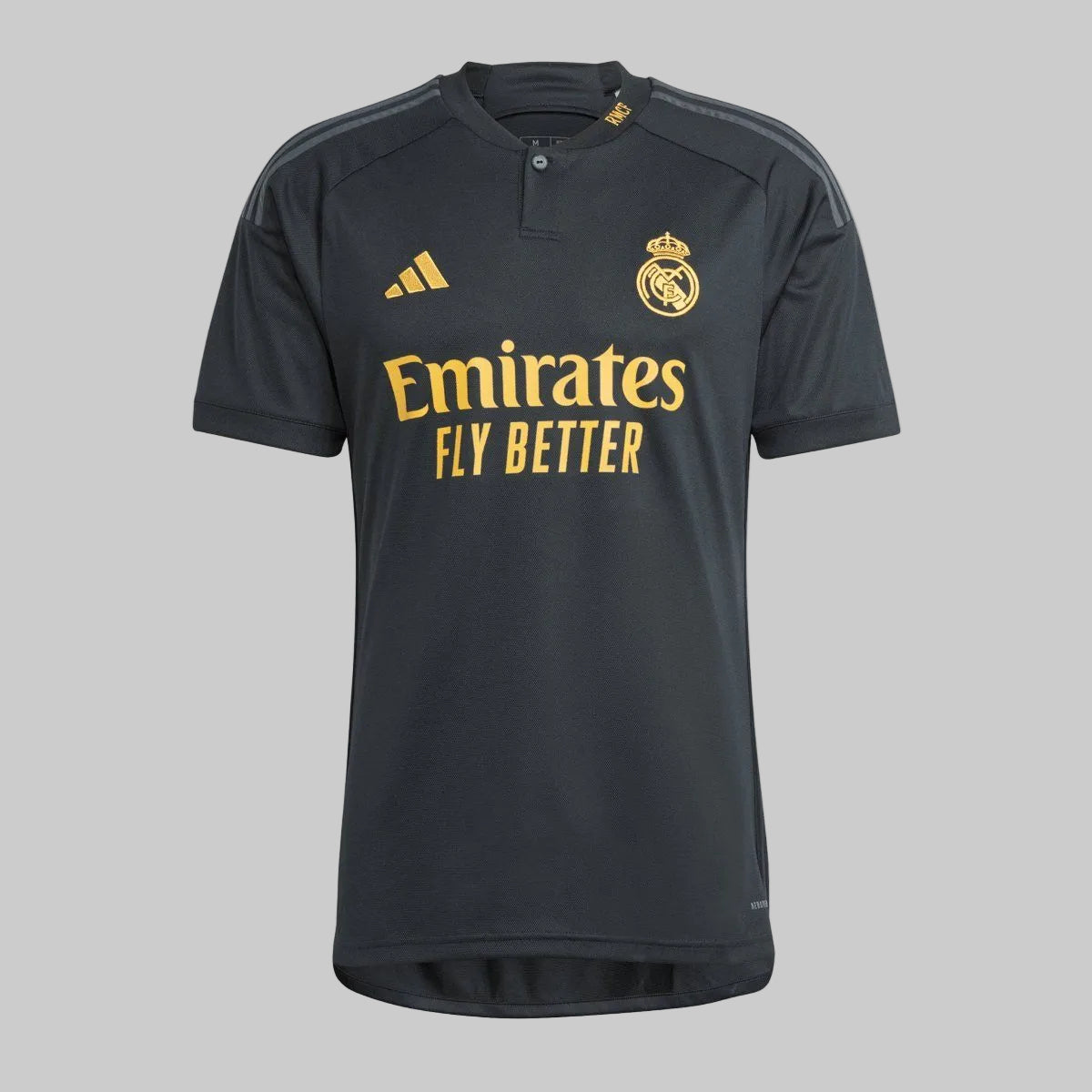 Parches oficiales UEFA Champions League Starball y Foundation en manga de Jersey Real Madrid 2023-24 Bellingham