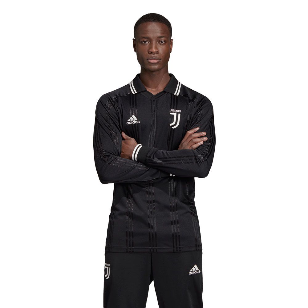 Detalle de cuello polo y puños acanalados con líneas blancas en contraste, jersey Juventus Icons 2019/20 auténtico - Futbol90MX.