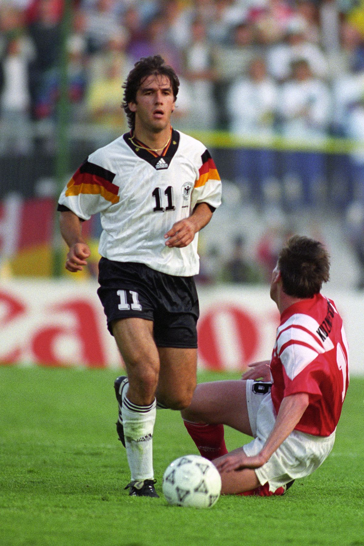 ADIDAS KARL-HEINZ RIEDLE ALEMANIA JERSEY DE CASA ICONS 2022 5