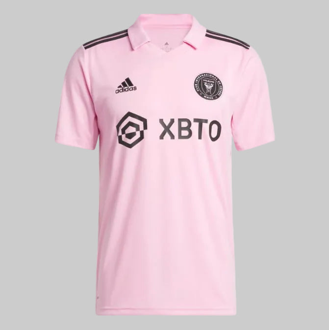 Jersey Adidas Inter Miami Home 2022-23 original con dorsal oficial Messi 10, vista frontal sin maniquí, color rosa real, archivo futbol90mx.