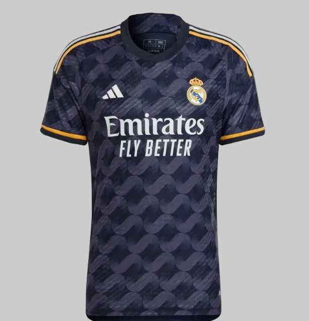 Vista frontal completa del jersey Adidas Luka Modric Real Madrid Authentic Match visitante UEFA Champions League 2023/24 (Ref. IA5138) en azul noche con detalles dorados y tecnología HEAT.RDY en Futbol90MX