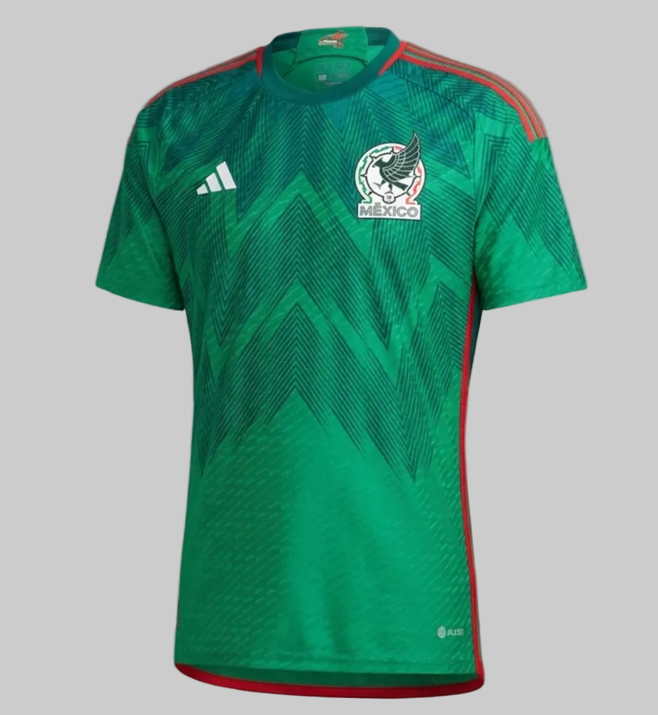 Jersey Adidas de local México Mundial 2022 versión Authentic Match, diseño de archivo con patrón de Quetzalcóatl, vista frontal oficial, codigo HD6898, disponible en Futbol90MX