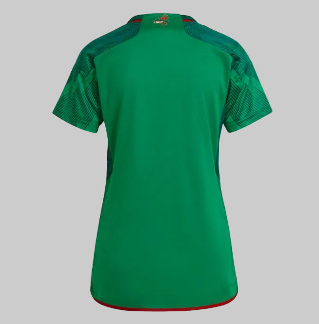 Vista trasera del jersey México Home 2022 para mujer. Superficie limpia en color verde bosque lista para personalización de época o preservación de archivo en Futbol90MX