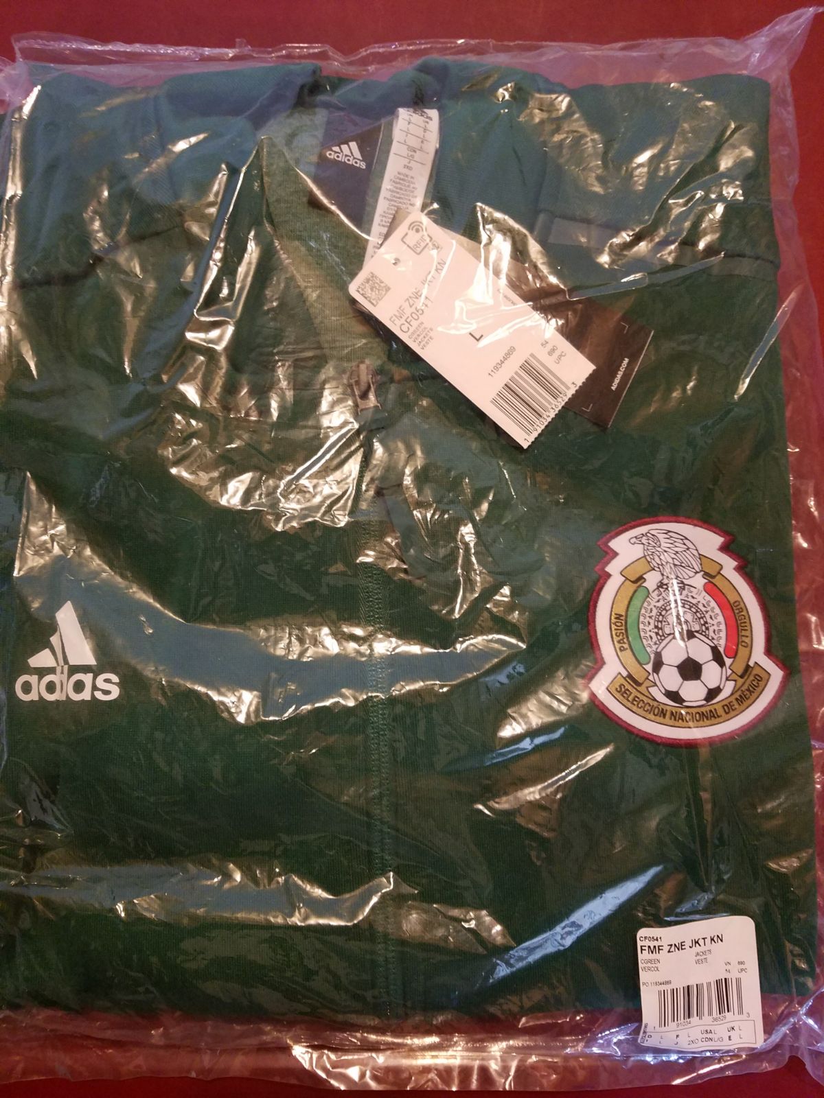 Etiqueta original Adidas SKU CF0541 chamarra Mexico ZNE verde