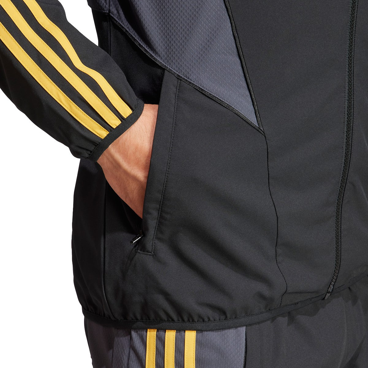 ADIDAS REAL MADRID EURO CHAMARRA ANTHEM 2023/24 4