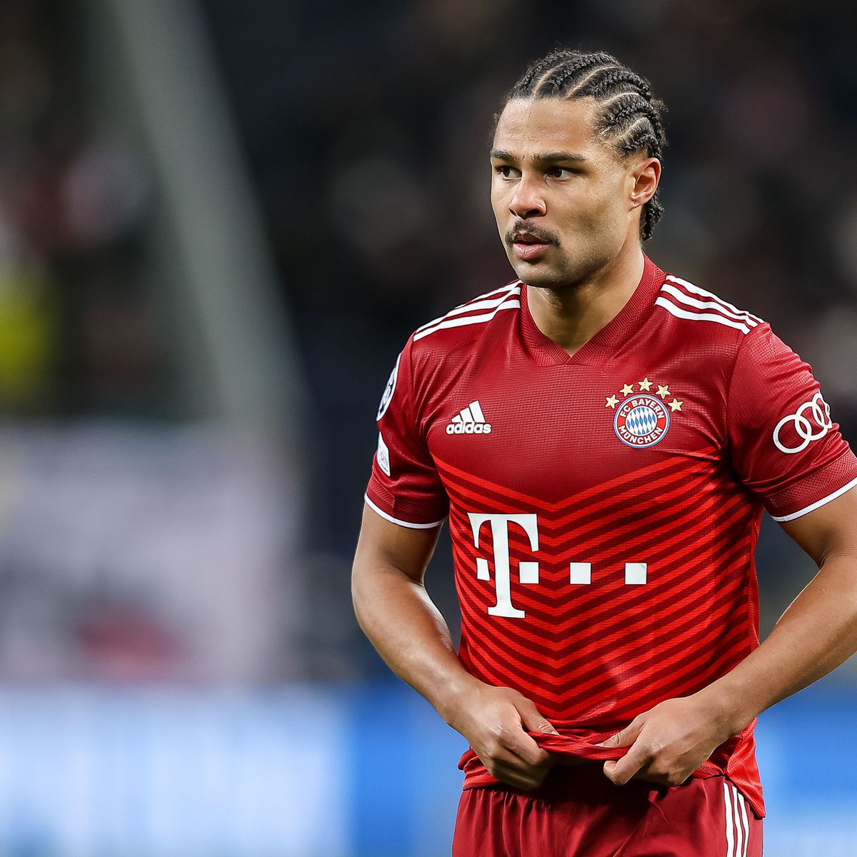 ADIDAS SERGE GNABRY BAYERN MUNICH UEFA CHAMPIONS LEAGUE JERSEY DE CASA 2021/22 5