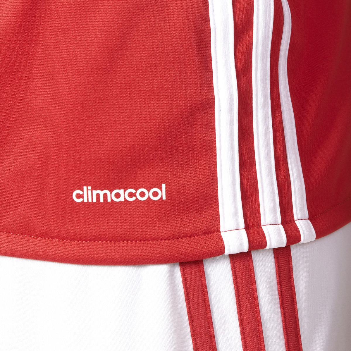 Detalle de la tecnología textil Climacool y dobladillo en el jersey Adidas Manchester United Long Sleeve Home 2016/17 de Wayne Rooney (Ref. AI6718) en Futbol90MX