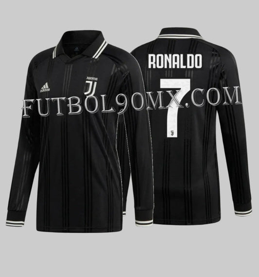 Dorsal oficial Cristiano Ronaldo #7 en jersey Juventus Icons 2019/20 DX9212, tipografía de época sobre franjas mate y satinadas - Futbol90MX Vault.
