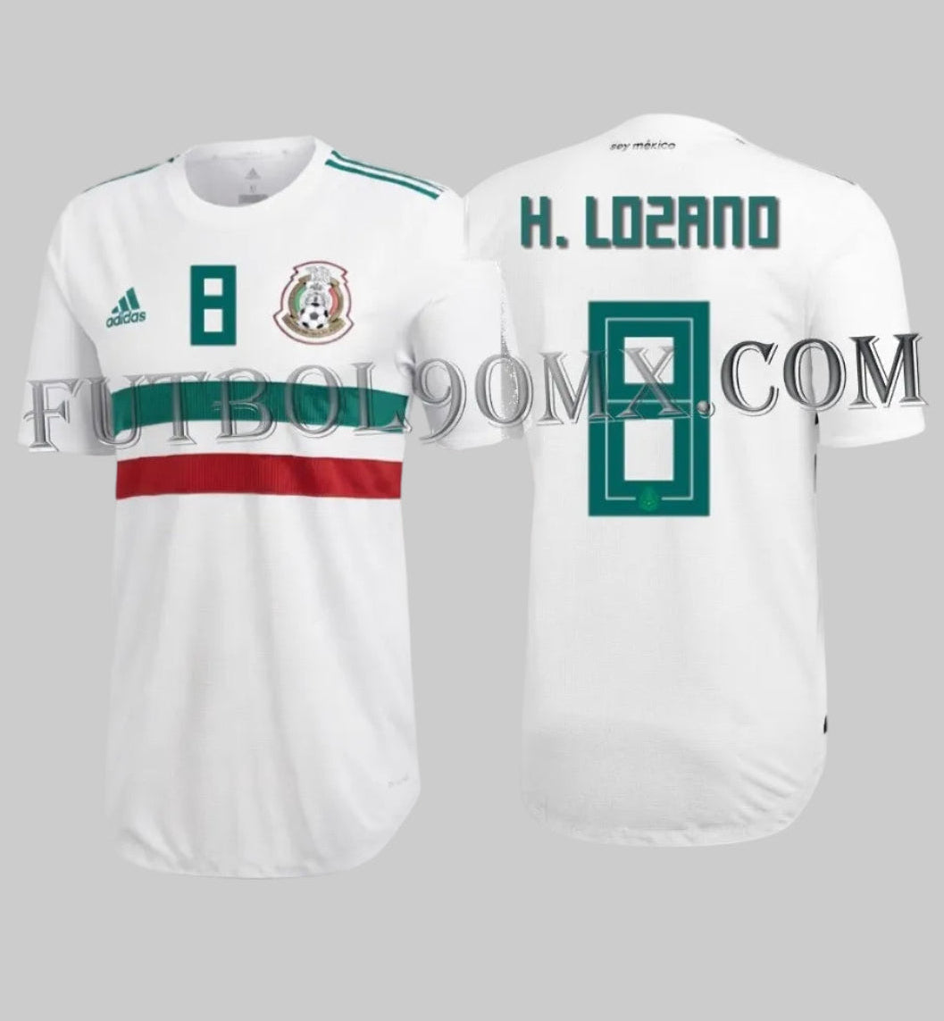 Vista principal frontal del Jersey Adidas México Authentic Match Away 2018 de Hirving Lozano #8 (Ref. BQ4682) en color blanco con franja tricolor en la Historical Archive Boutique de Futbol90MX