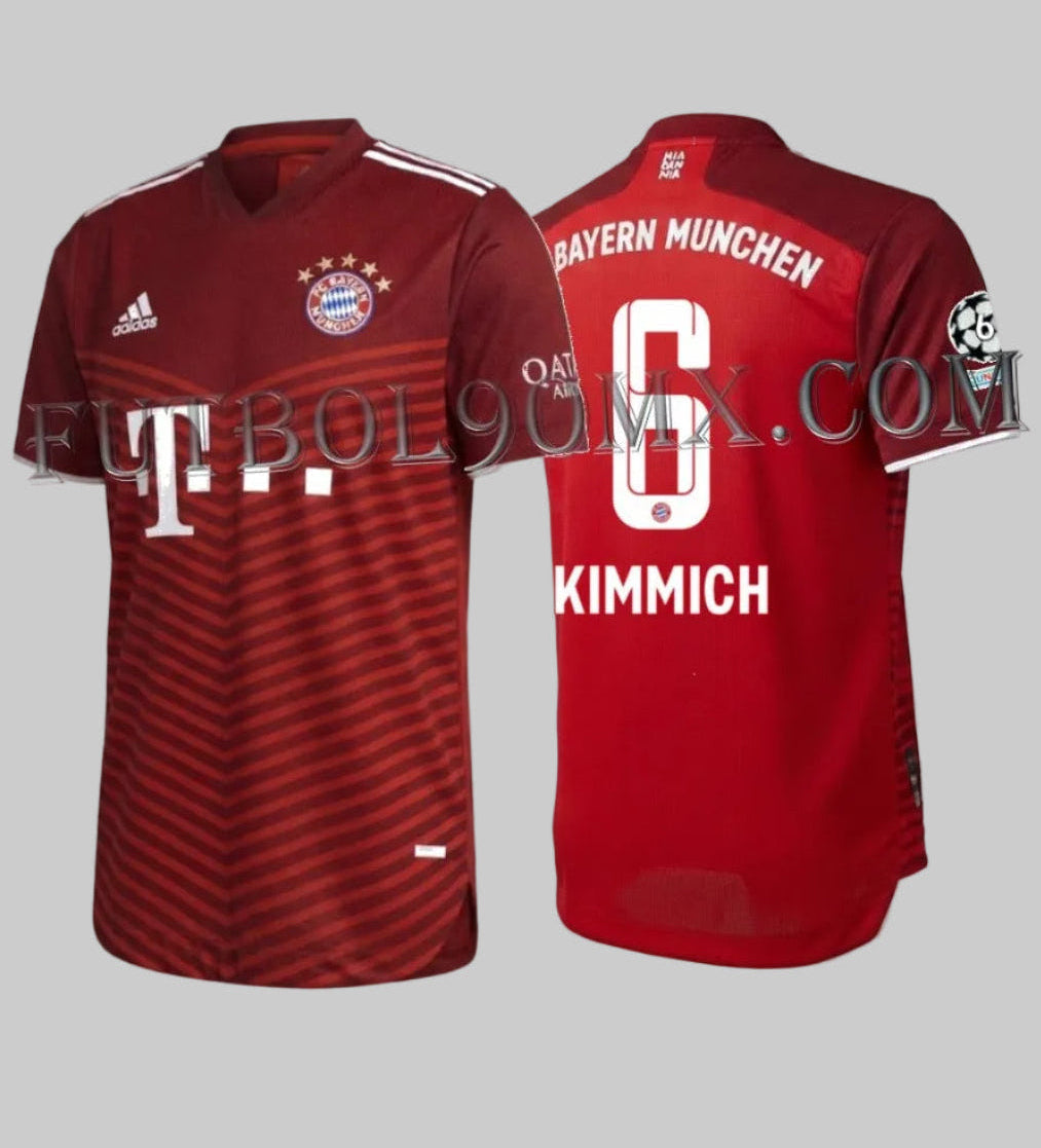 Vista frontal y dorsal combinada del jersey Adidas Authentic Match de local del Bayern Múnich para la UEFA Champions League 2021/22, mostrando el diseño geométrico en V, la personalización oficial 'KIMMICH #6' y la histórica quinta estrella, disponible en Futbol90MX