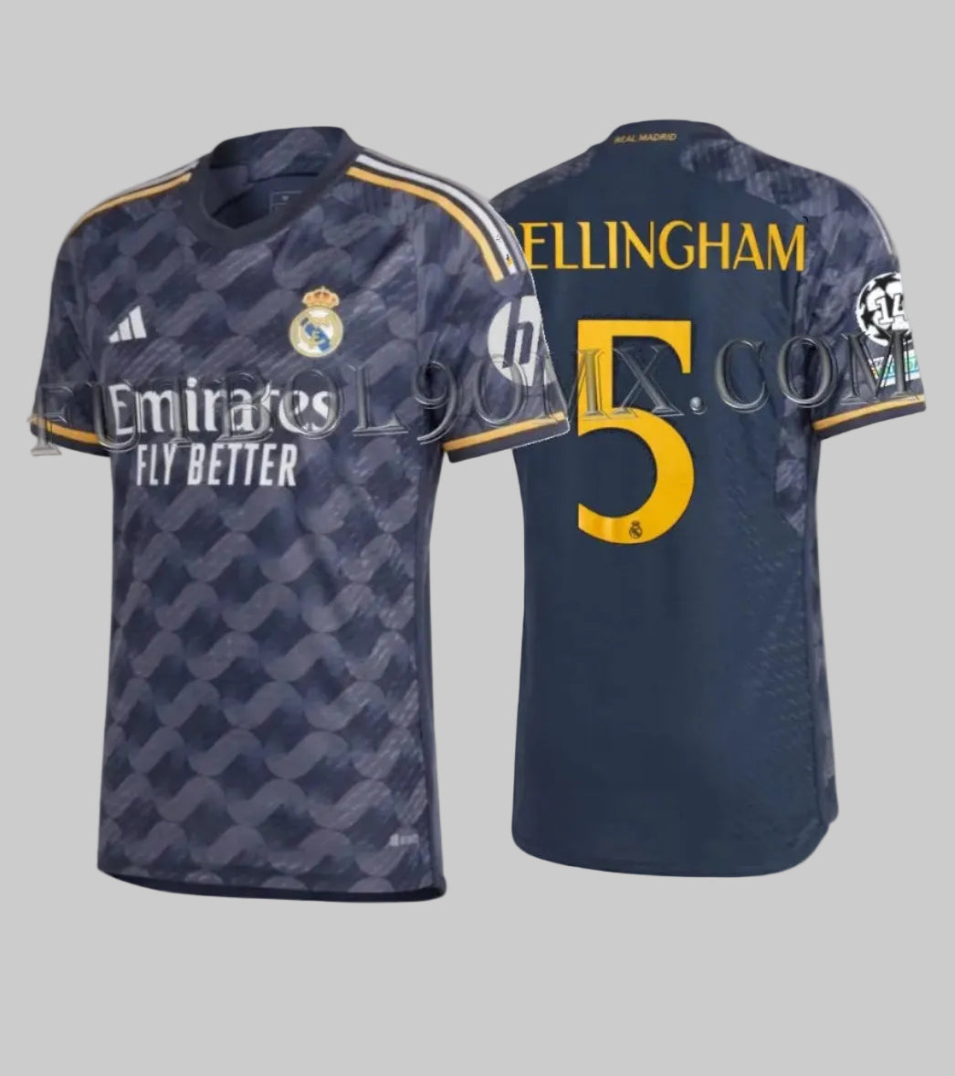 Vista en conjunto frontal y posterior del jersey Adidas Jude Bellingham Real Madrid Authentic Match de visita UEFA Champions League 2023/24 (Ref. IA5138) disponible en la Historical Archive Boutique de Futbol90MX