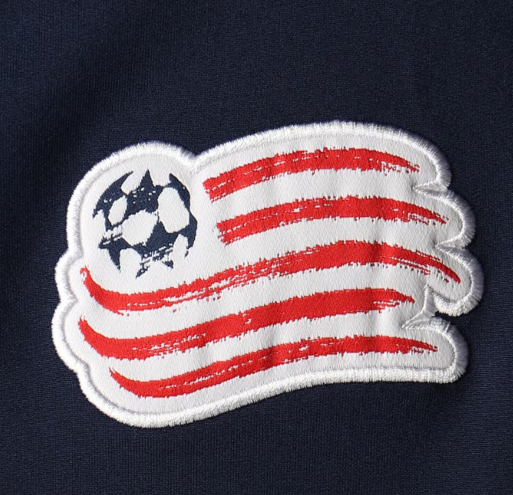 ADIDAS NEW ENGLAND REVOLUTION ON FIELD CHAMARRA ANTHEM 2020 3