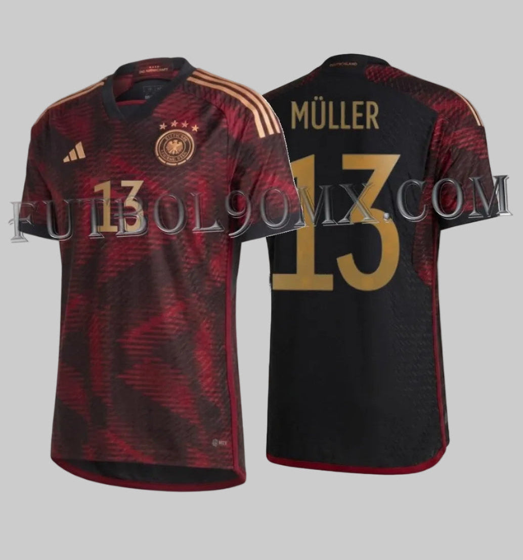 Jersey de visitante Adidas Alemania Authentic Match Mundial 2022, codigo HF1695, personalizado con el nombre Müller y número 13, vista frontal y trasera, disponible en Futbol90MX