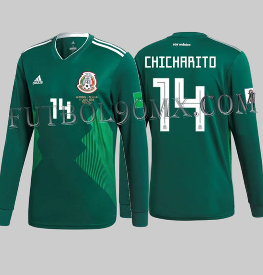 Vista frontal y posterior del jersey adidas BQ4700 de local de México 2018 versión manga larga con el nombre CHICHARITO y el número 14 en tipografía oficial calada de Adidas para el Mundial de Rusia.