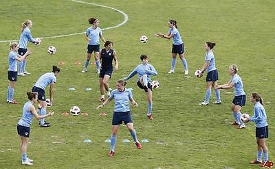 NIKE USA USWNT SUDADERA DE ENTRENAMIENTO DE ALTO RENDIMIENTO PARA MUJERES COPA MUNDIAL FIFA 2011 11