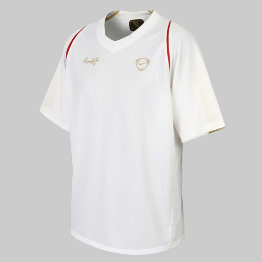 Jersey de entrenamiento Nike 10R Ronaldinho Gaúcho 2006-07 blanco con detalles dorados y rojos SKU 206368-100 Futbol90MX.