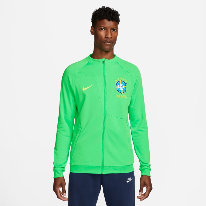 Vista completa de la chamarra autentica Nike Anthem de Brasil para la Copa Mundial FIFA 2022