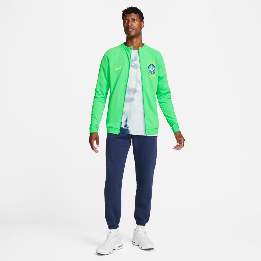 Vista en primer plano del tejido con tecnología Dri-FIT de alta densidad, diseñado para la transpirabilidad de élite de los atletas brasileños.
