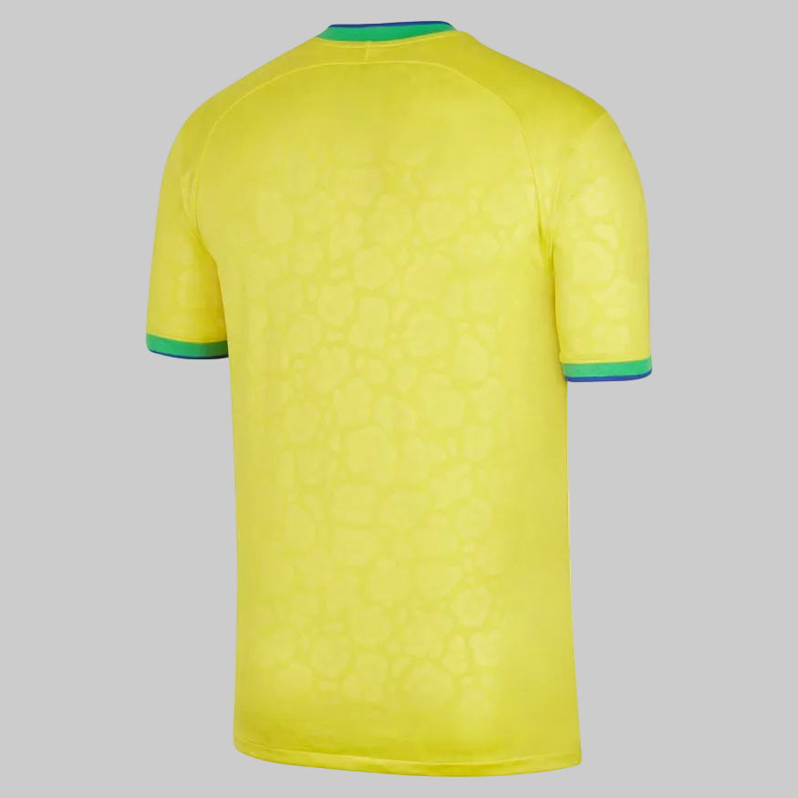 Vista posterior del jersey Nike Brasil 2022 local, diseño limpio y deportivo, pieza Deadstock de colección en Futbol90MX
