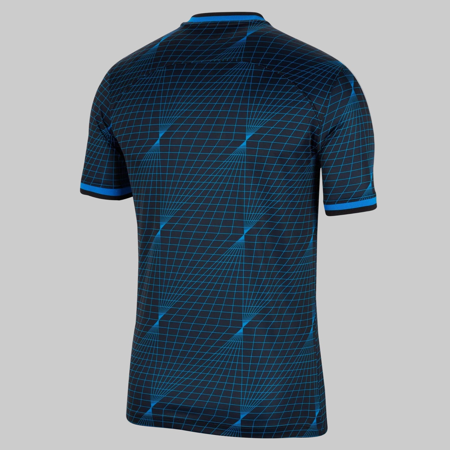 Vista posterior del jersey de visita del Chelsea FC destacando la continuidad del patrón gráfico y el cuello redondo en contraste azul, disponible en Futbol90MX, Historical Archive Boutique