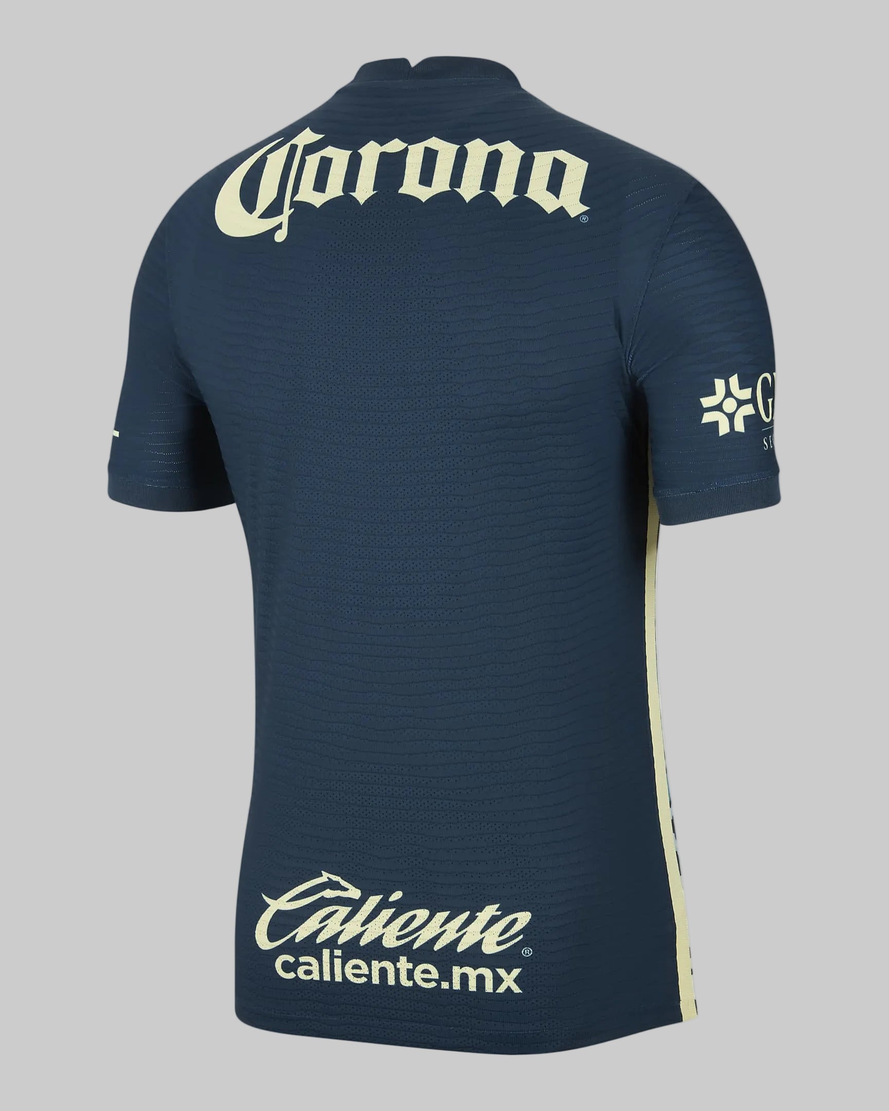 Vista posterior del Jersey de visitante Nike Club América 2021/22 versión ADV Vapor Match con patrón azteca y escudos termosellados.