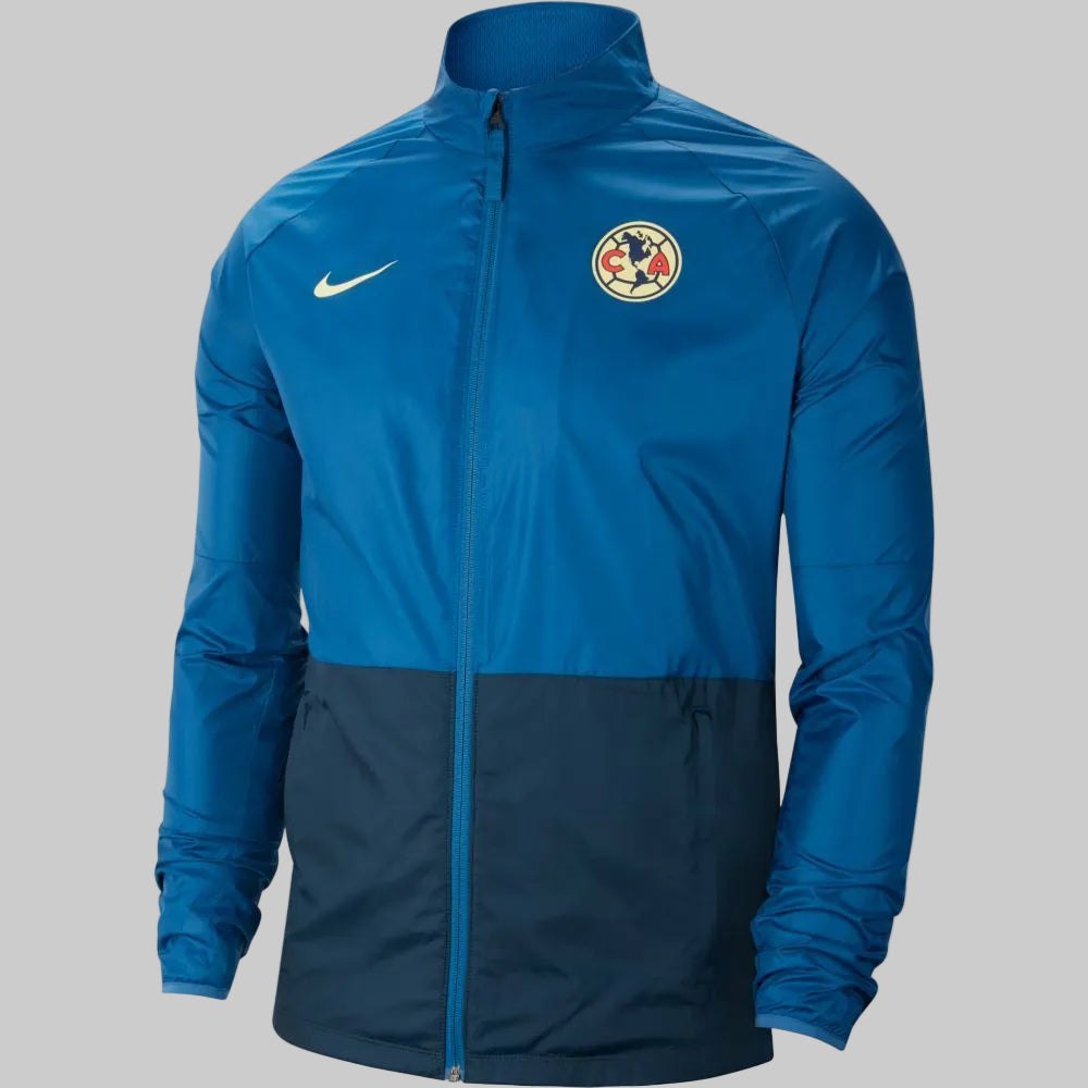 Detalle del cuello alto y cierre frontal completo de la chamarra rompevientos Nike Club América 2020/21 (Ref. CI9513-457) en Futbol90MX