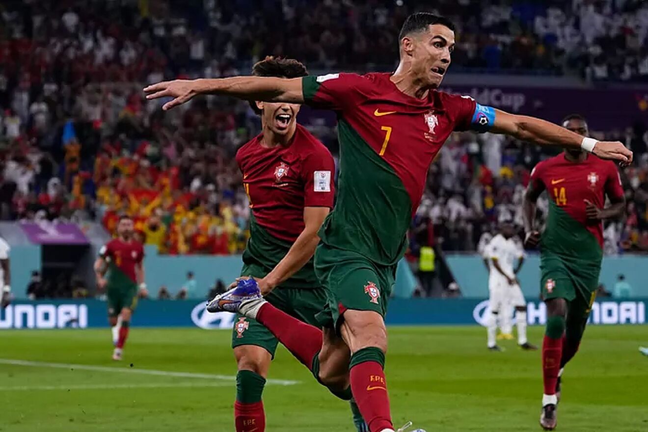 NIKE CRISTIANO RONALDO PORTUGAL ADV MATCH JERSEY DE CASA COPA MUNDIAL FIFA 2022 7