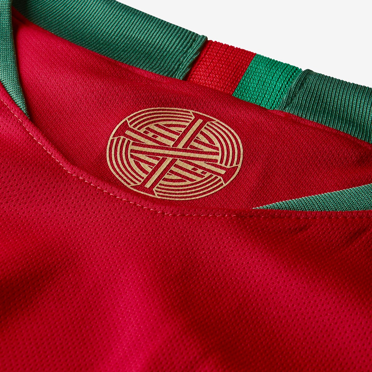 Etiquetas originales Nike BNWT y sellos de autenticidad para el jersey de colección Cristiano Ronaldo Portugal 2018