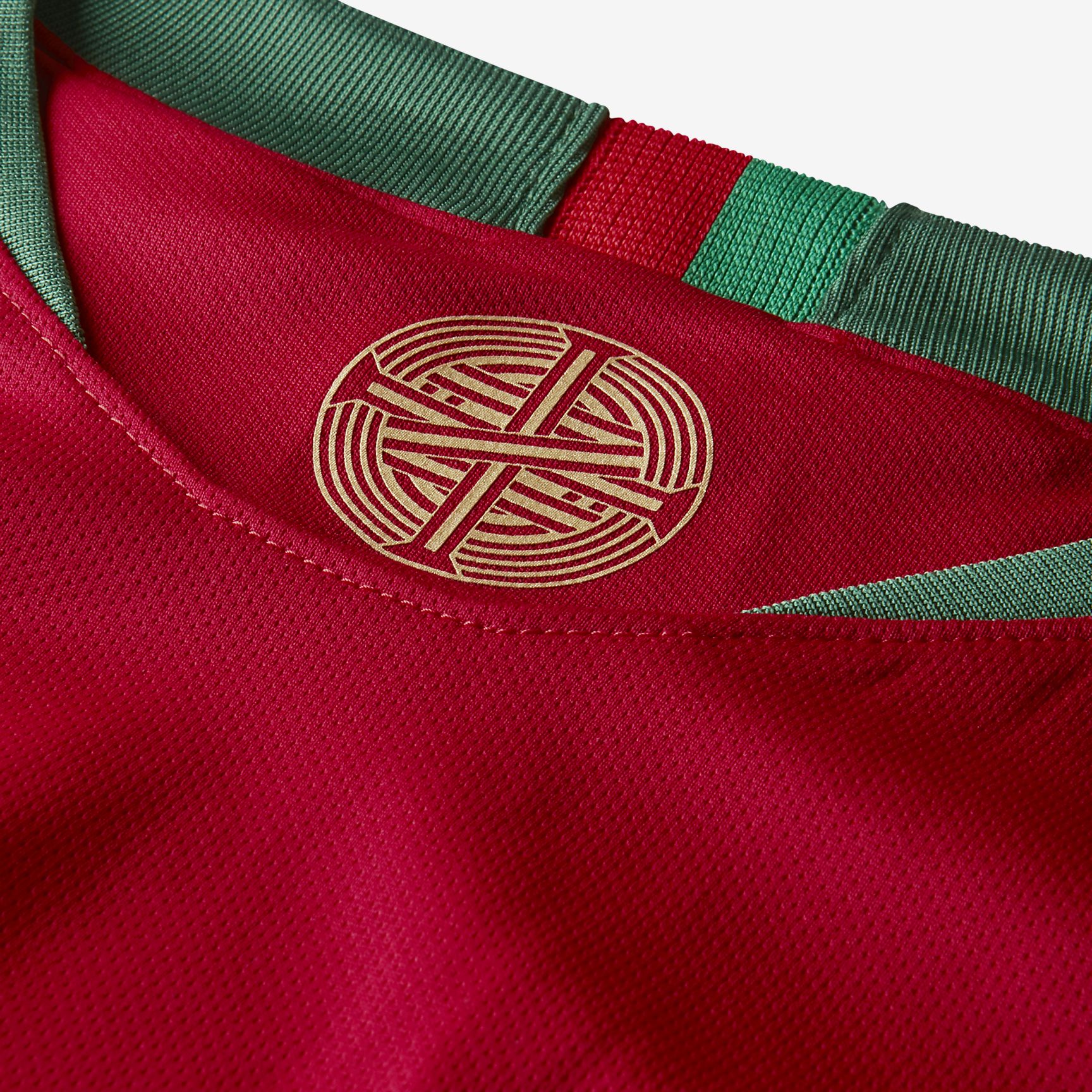 Etiquetas originales Nike BNWT y sellos de autenticidad para el jersey de colección Cristiano Ronaldo Portugal 2018