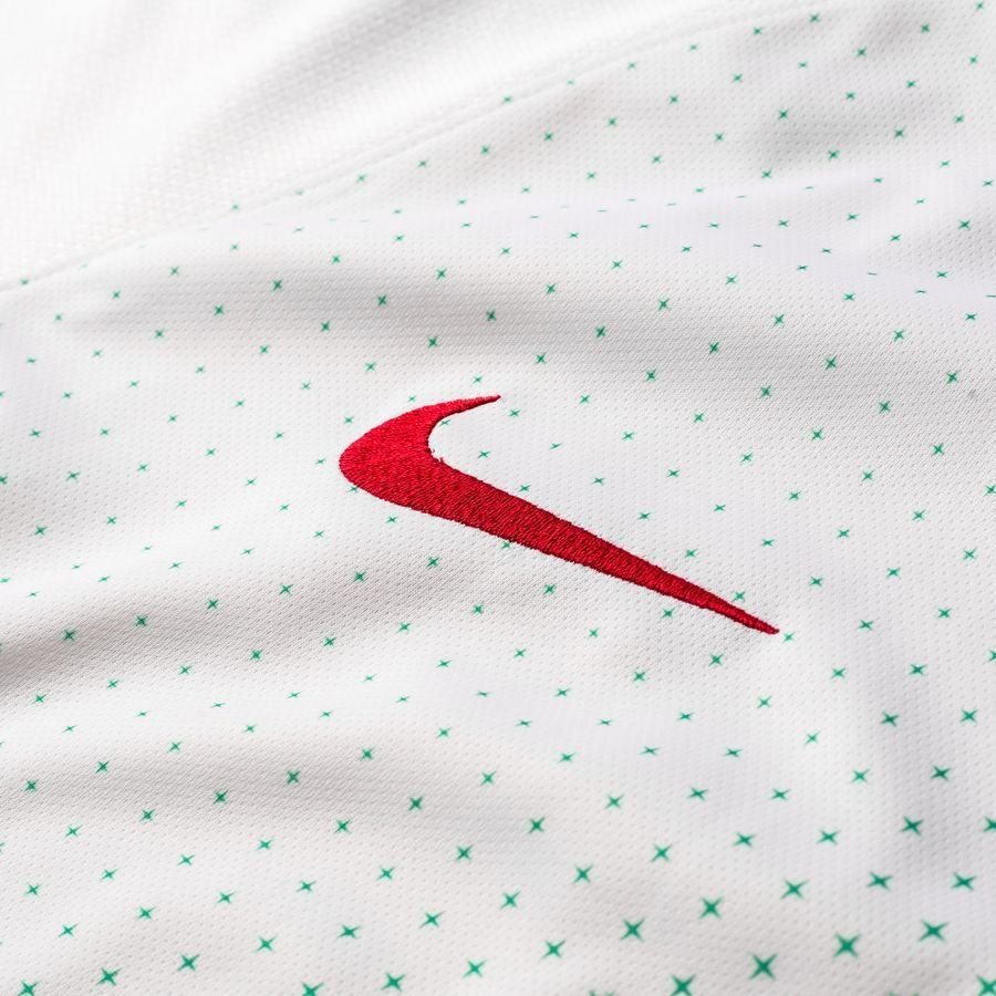 Nike Logo bordado en Jersey de Portugal Copa Mundial 2018 de Cristiano Ronaldo