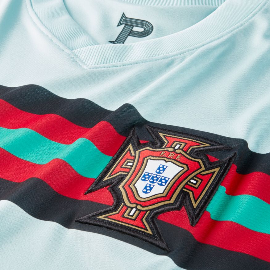 Escudo bordado en Jersey Nike Portugal Euro 2020 2021 de Cristiano Ronaldo en Futbol90MX