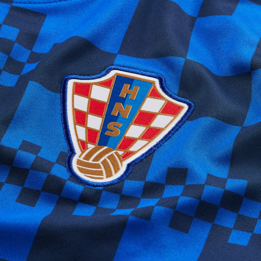 Escudo de la selección nacional de Croacia bordado en jersey de entrenamiento pre partido Nike Euro 2020 2021